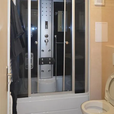 Utulny Apartman V Centru, S Krasnym Vyhledem Decin Exterior photo
