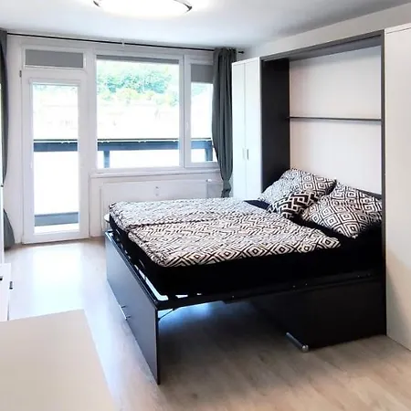 Utulny Apartman V Centru, S Krasnym Vyhledem Decin Exterior photo