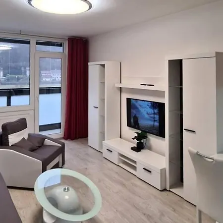 Utulny Apartman V Centru, S Krasnym Vyhledem Decin Exterior photo