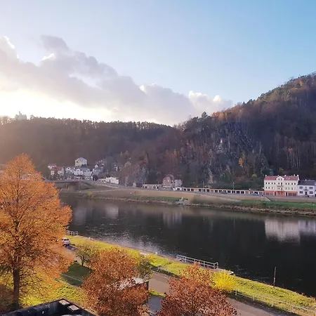 Utulny Apartman V Centru, S Krasnym Vyhledem Decin Exterior photo